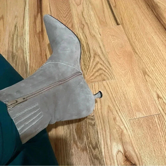 Warren Edwards  grey suede pointed toe kitten heel leopard soles ankle boots - Picture 3 of 10